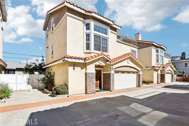 15908 Halldale, B photo 3