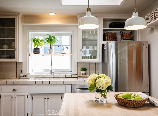 517 5th Street, Manhattan Beach, California 90266, 3 Bedrooms Bedrooms, ,2 BathroomsBathrooms,Residential,Sold,5th,SB22046594