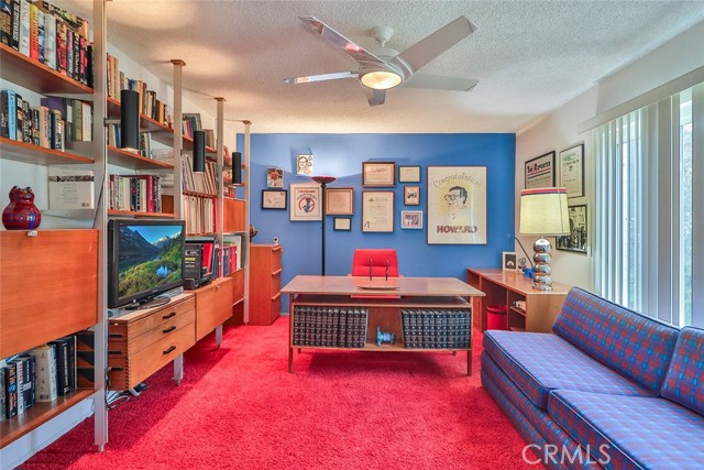 17313 Citronia Street, Northridge CA: https://media.crmls.org/medias/f5aefd7d-8223-46eb-a60c-cac6d0d3d214.jpg