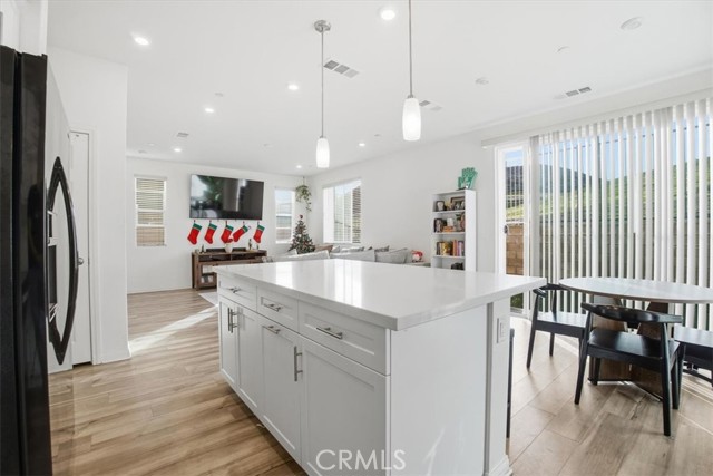 Detail Gallery Image 14 of 52 For 556 Enzo St, Lake Elsinore,  CA 92530 - 3 Beds | 2/1 Baths