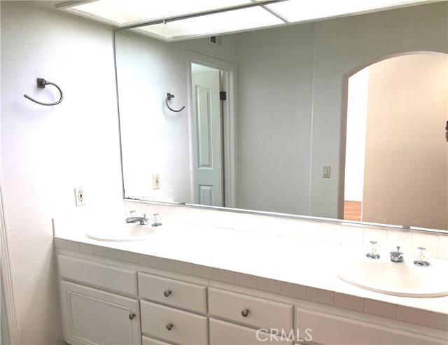 87 Pamplona, Aliso Viejo CA: https://media.crmls.org/medias/f5b03be9-ac53-4e9e-96da-ba02769f3eb2.jpg