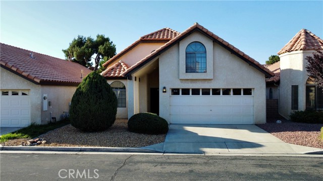 Detail Gallery Image 1 of 1 For 19260 Palm Way, Apple Valley,  CA 92308 - 2 Beds | 3 Baths