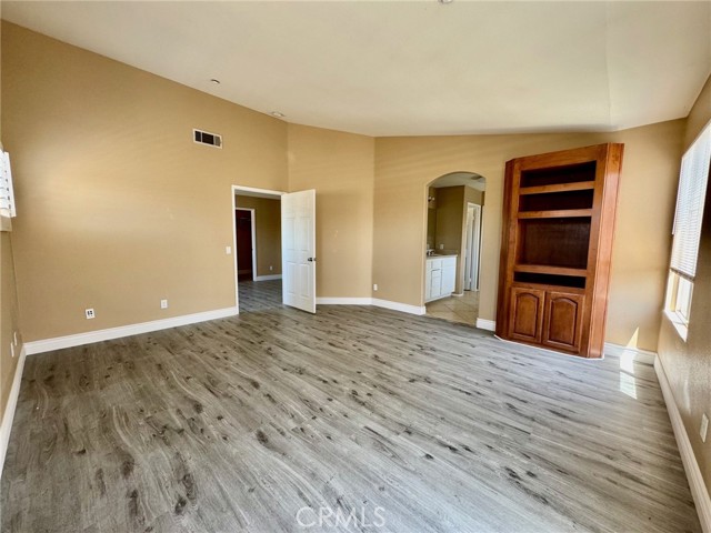 Detail Gallery Image 8 of 22 For 6927 Tailwind Ln, Fontana,  CA 92336 - 4 Beds | 2/1 Baths