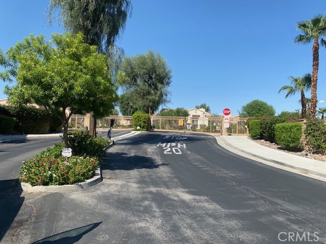 47615 Soft Moonlight Drive, La Quinta CA: https://media.crmls.org/medias/f5b110e6-96a3-4776-866d-54e9078b1d88.jpg