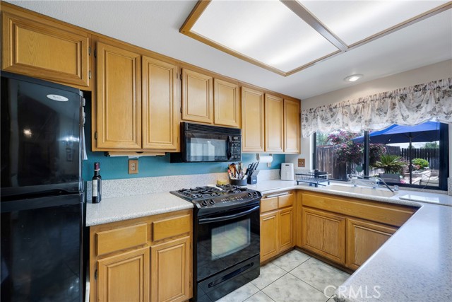 14548 Sylvester Drive, Moreno Valley CA: https://media.crmls.org/medias/f5b181eb-ff59-475f-8cd4-d45e73df3aaa.jpg