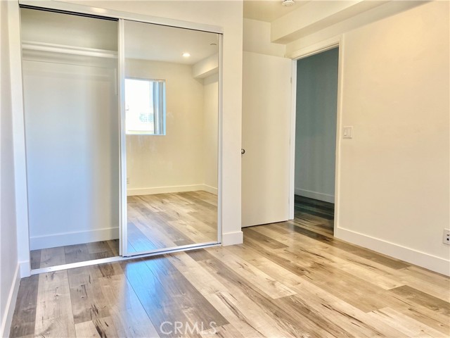 Detail Gallery Image 11 of 38 For 7327 Kester Ave #3,  Van Nuys,  CA 91405 - 4 Beds | 3/1 Baths