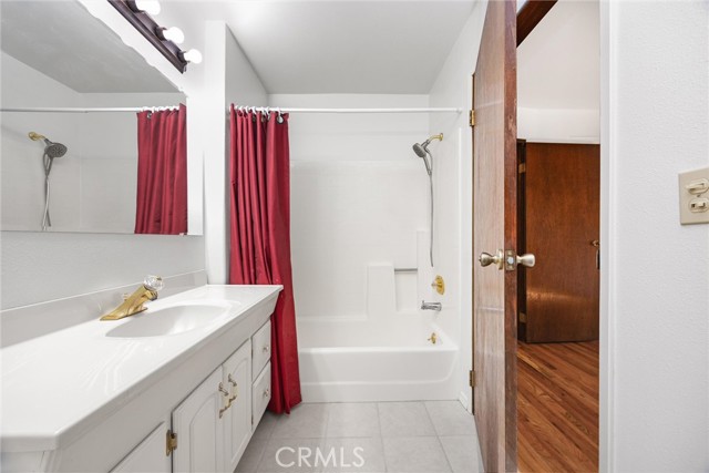 15608 San Moritz Drive, Pine Mountain Club CA: https://media.crmls.org/medias/f5b22d8c-2c21-47c7-9691-57a0c068c2ac.jpg