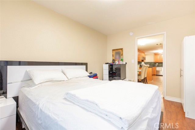 Detail Gallery Image 9 of 21 For 7625 Reseda Blvd #105,  Reseda,  CA 91335 - 3 Beds | 2 Baths