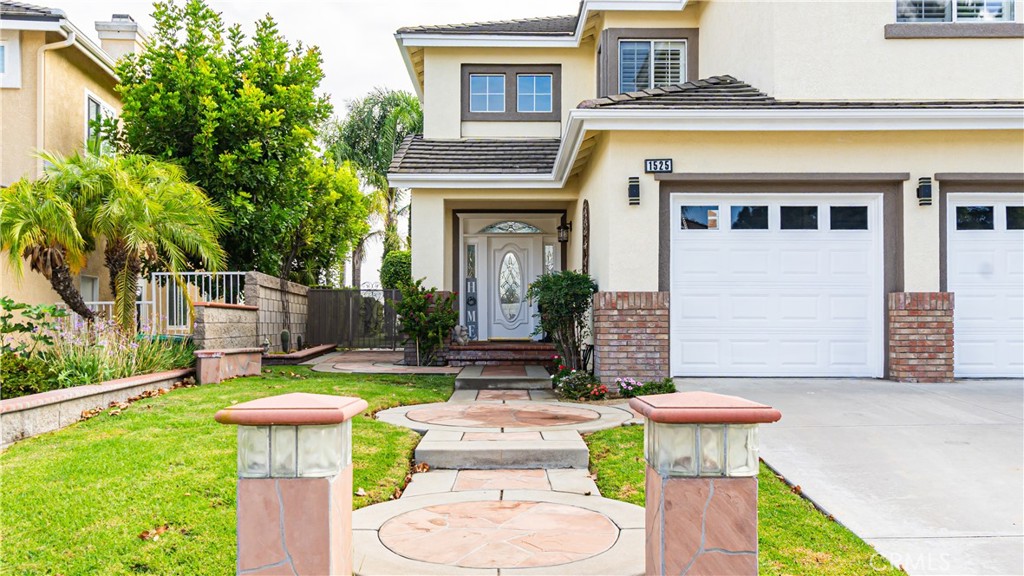 1525 Rancho Hills Dr