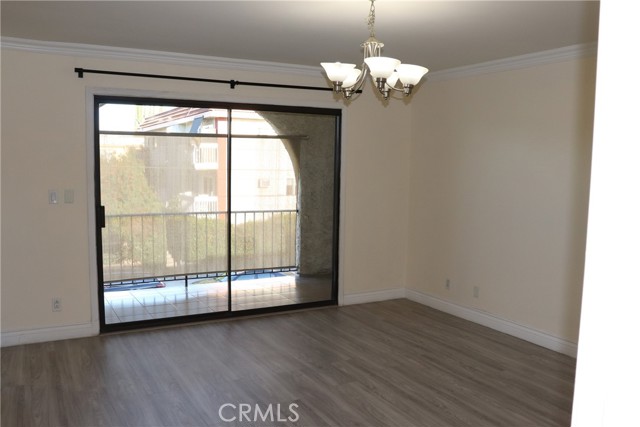 Detail Gallery Image 10 of 22 For 13243 Vanowen #5,  North Hollywood,  CA 91605 - 2 Beds | 3 Baths