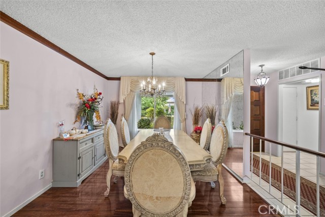 Detail Gallery Image 8 of 31 For 10661 Baton Rouge Ave, Porter Ranch,  CA 91326 - 4 Beds | 3 Baths