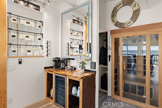 Detail Gallery Image 12 of 27 For 2214 W Oceanfront #B,  Newport Beach,  CA 92663 - 3 Beds | 3 Baths