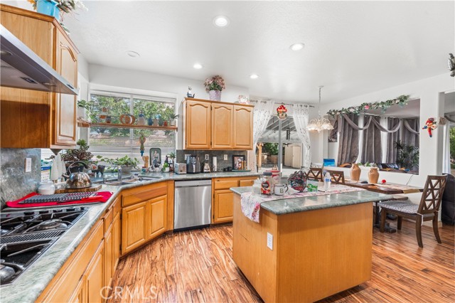 3410 Genoa Place, Palmdale CA: https://media.crmls.org/medias/f5b30224-645c-4ffb-adcd-e07dfe6ed969.jpg