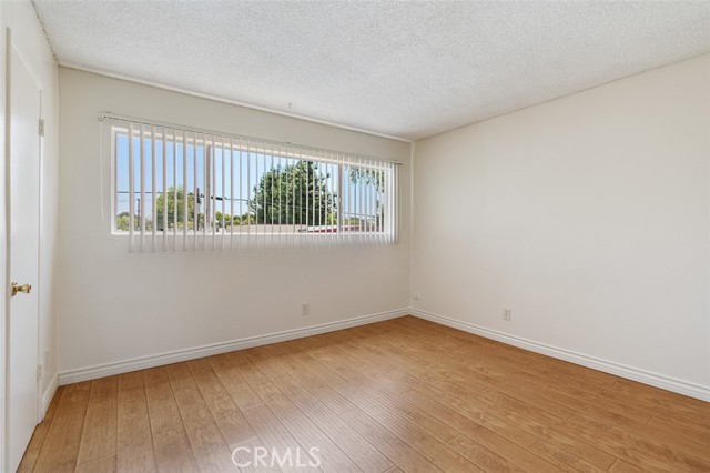 820 N Raymond Avenue, Pasadena CA: https://media.crmls.org/medias/f5b30f8c-b8d3-4cca-b862-15da479489d9.jpg