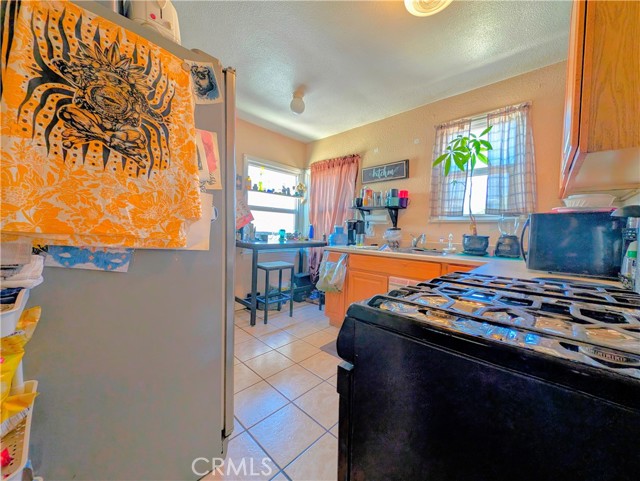 Detail Gallery Image 17 of 29 For 7423 Lankershim Ave, Highland,  CA 92346 - 2 Beds | 1 Baths