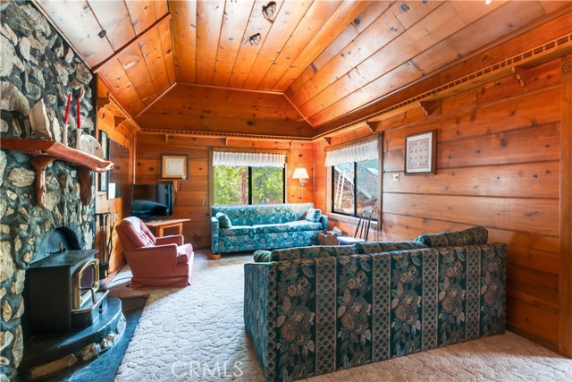 Detail Gallery Image 11 of 33 For 41524 Alder Dr, Forest Falls,  CA 92339 - 2 Beds | 2 Baths