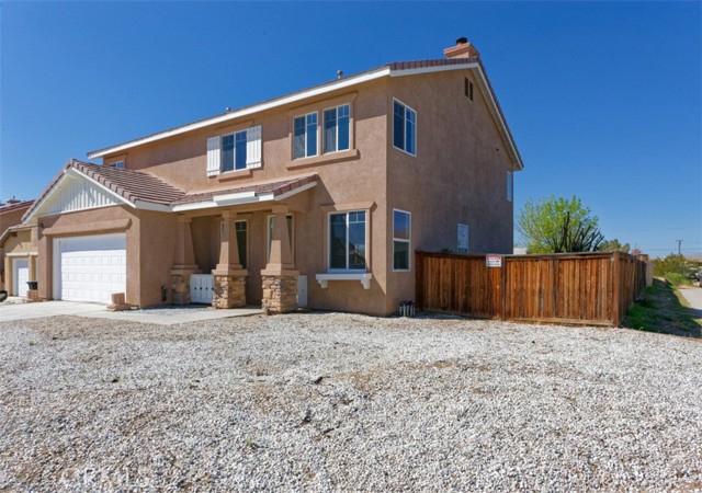 Detail Gallery Image 3 of 38 For 12596 Glen Canyon, Victorville,  CA 92395 - 5 Beds | 3 Baths