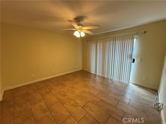 1251 S Meadow Lane, Colton CA: https://media.crmls.org/medias/f5b529ad-7c14-48a2-afdd-1fdeb97aecd3.jpg