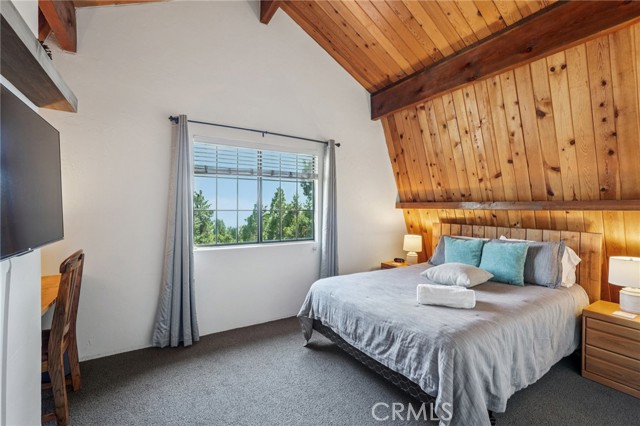 Detail Gallery Image 13 of 24 For 2409 Spring Oak Dr, Running Springs,  CA 92382 - 2 Beds | 2 Baths