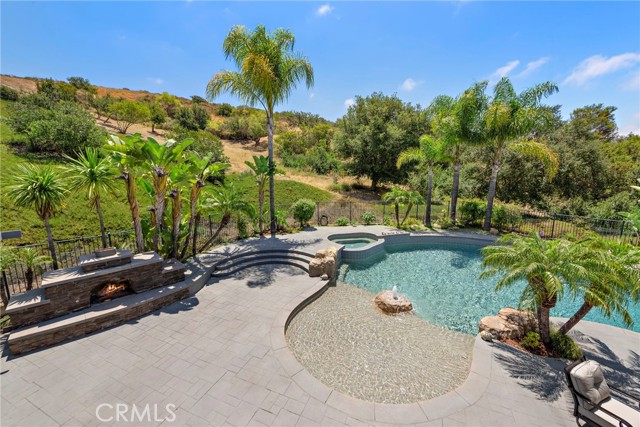 58 Long View Road, Coto de Caza CA: https://media.crmls.org/medias/f5b5e6d1-fff2-4c19-8512-c3b28e66e326.jpg