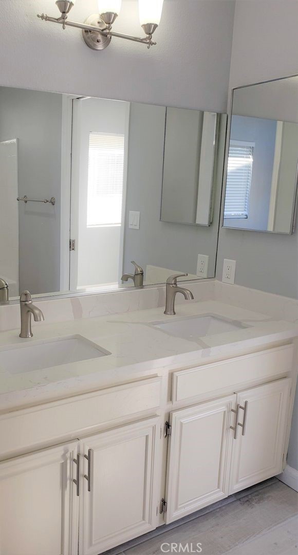 2506 e 6TH Street, Long Beach CA: https://media.crmls.org/medias/f5b71aaa-25b2-4100-b98f-55bb0a04c5ee.jpg