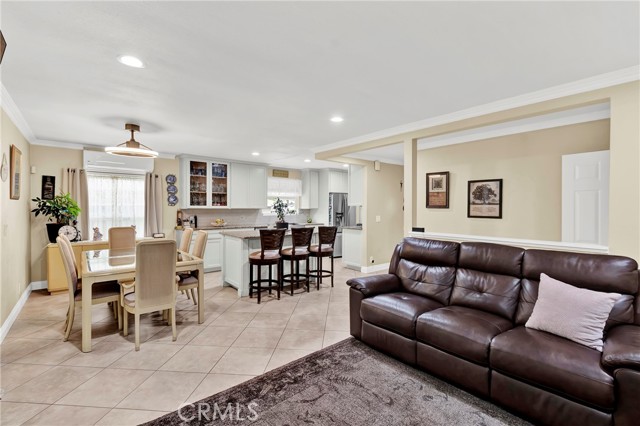 Detail Gallery Image 6 of 43 For 2501 Deodar St, Santa Ana,  CA 92705 - 3 Beds | 2 Baths