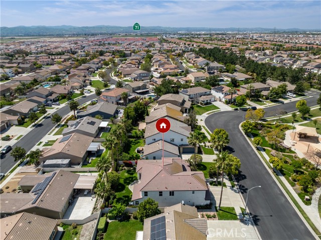 14939 Meadow Way, Eastvale CA: https://media.crmls.org/medias/f5b9a0fb-11de-4375-b314-bb1ea8417bc4.jpg