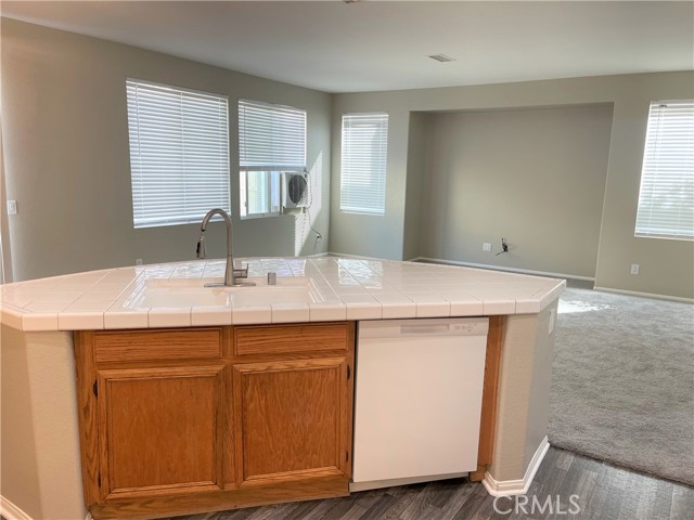 Detail Gallery Image 7 of 10 For 32584 Wildflower Dr, Lake Elsinore,  CA 92532 - 3 Beds | 2/1 Baths