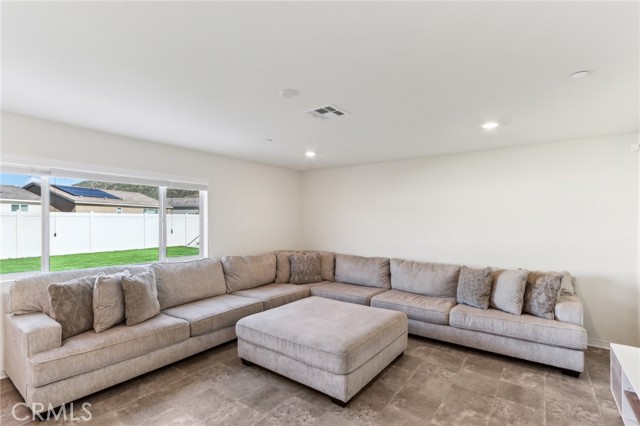 Detail Gallery Image 9 of 36 For 29586 Bisbee Ct, Winchester,  CA 92596 - 5 Beds | 3 Baths