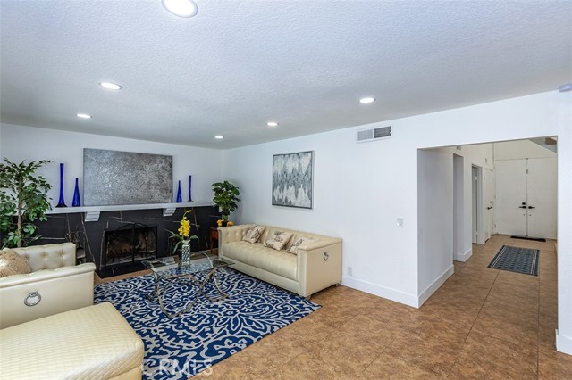 Detail Gallery Image 19 of 66 For 1250 Kinglake Dr, Diamond Bar,  CA 91789 - 4 Beds | 3 Baths