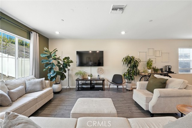 Detail Gallery Image 11 of 34 For 41018 Chambord Dr, Lake Elsinore,  CA 92532 - 4 Beds | 2 Baths