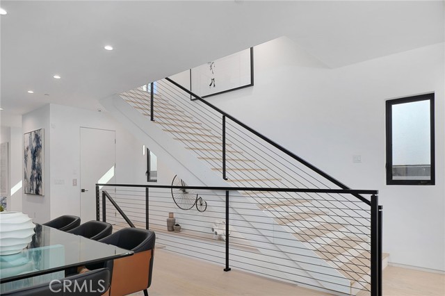 3011 Ocean Front Walk, Venice CA: https://media.crmls.org/medias/f5bcaf01-eb00-4f7f-90be-1ad6a71b5a3f.jpg