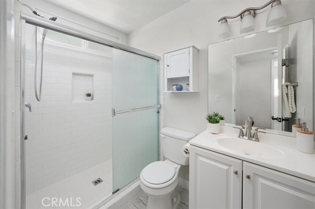 Detail Gallery Image 20 of 33 For 26947 Las Mananitas Dr, Valencia,  CA 91354 - 4 Beds | 3 Baths