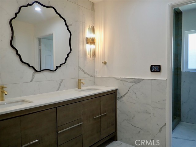 4355 Oak Glen Street, Calabasas CA: https://media.crmls.org/medias/f5bd0d49-8133-4dbe-8f4b-5863ea6bb768.jpg