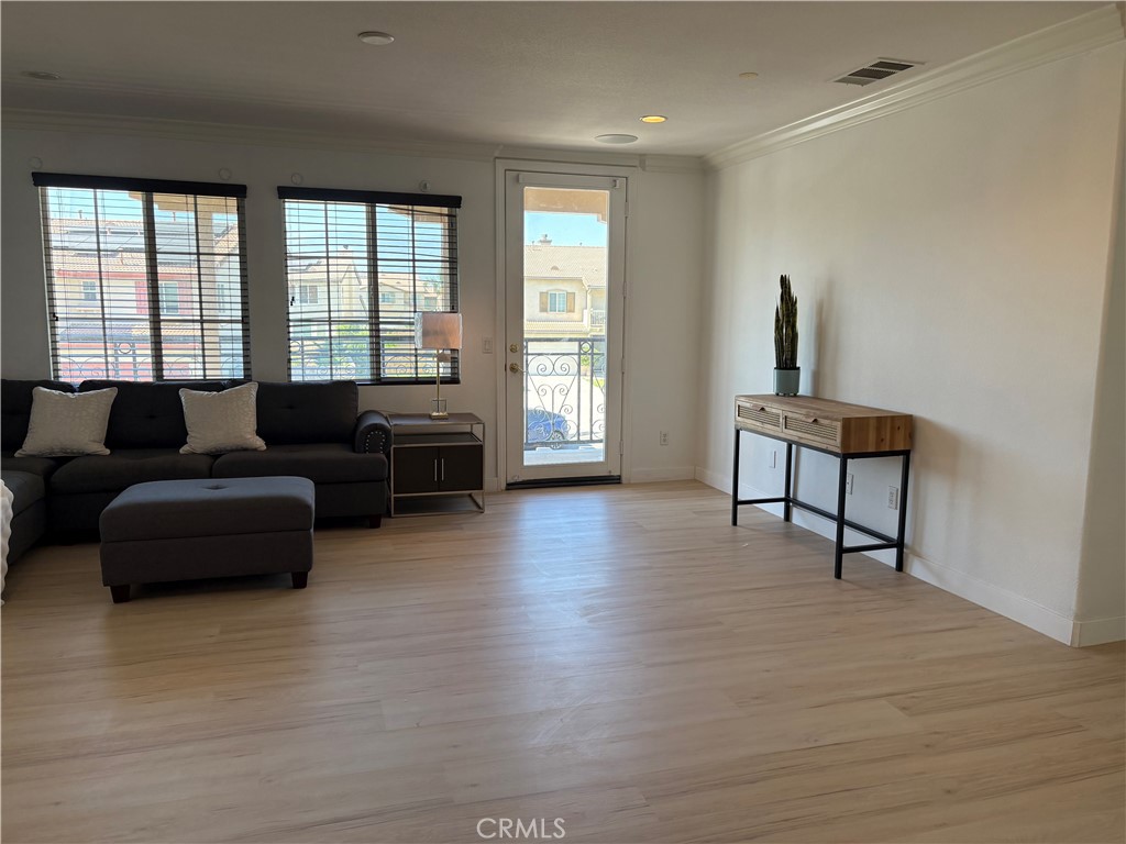 MLS #WS25168401 img 11