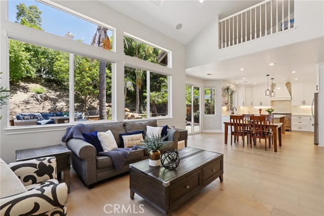 8047 E Hampshire Road, Orange CA: https://media.crmls.org/medias/f5bddebe-20be-4962-b6bb-da8bee8e53f0.jpg