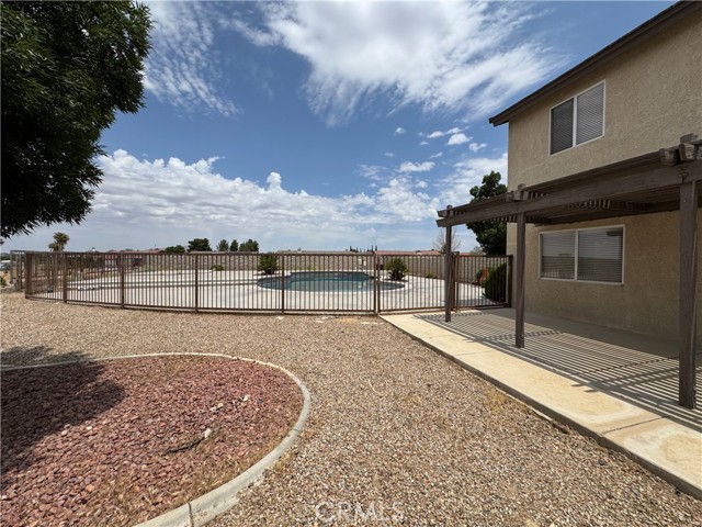 19004 Ivanpah Way, Apple Valley CA: https://media.crmls.org/medias/f5bdfa13-2e3b-43cd-8f3e-127a1e28efad.jpg
