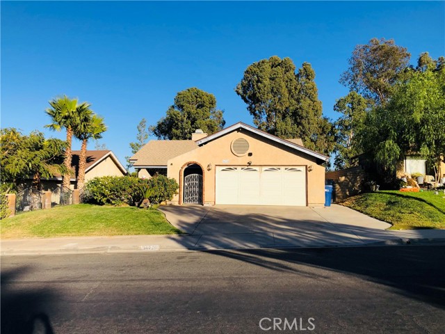 Detail Gallery Image 2 of 11 For 36720 Spanish Broom Dr, Palmdale,  CA 93550 - 3 Beds | 2 Baths