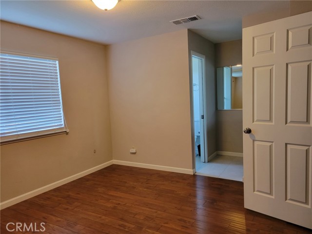 Detail Gallery Image 4 of 12 For 9825 Winterwood, Sacramento,  CA 95827 - 3 Beds | 2 Baths