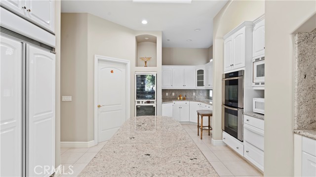 Detail Gallery Image 19 of 26 For 22558 N Summit Ridge Cir, Chatsworth,  CA 91311 - 7 Beds | 7 Baths