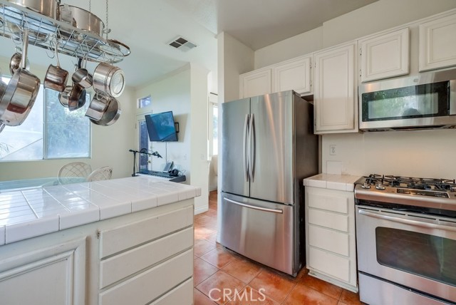 Detail Gallery Image 21 of 33 For 2180 Village Way, Signal Hill,  CA 90755 - 3 Beds | 2/1 Baths