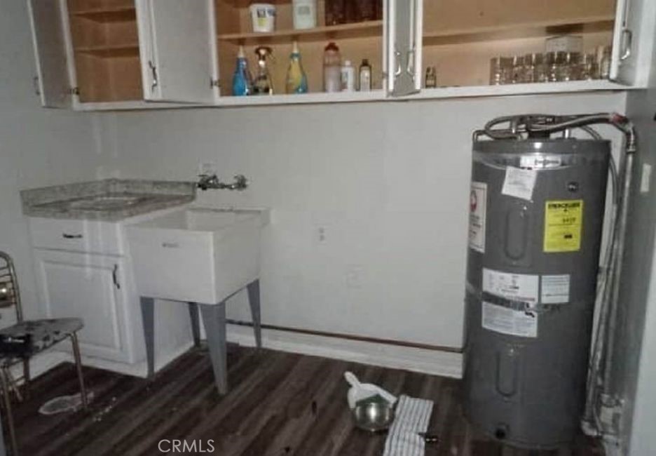 https://media.crmls.org/medias/f5bfb954-1a79-46ea-b418-a6e9e2840bed.jpg?preset=X-Large