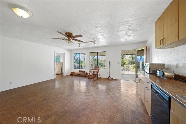 31919 FLORIDA Avenue, Mentone CA: https://media.crmls.org/medias/f5c06376-26aa-48d4-ae6a-88da2c15d28c.jpg