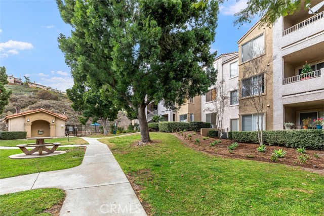 2400 San Gabriel Way, Corona CA: https://media.crmls.org/medias/f5c11ea0-f600-443e-a793-435b74d4e399.jpg
