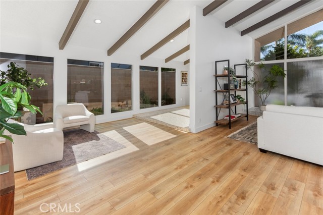 Detail Gallery Image 8 of 64 For 5360 E El Jardin St, Long Beach,  CA 90815 - 4 Beds | 3 Baths