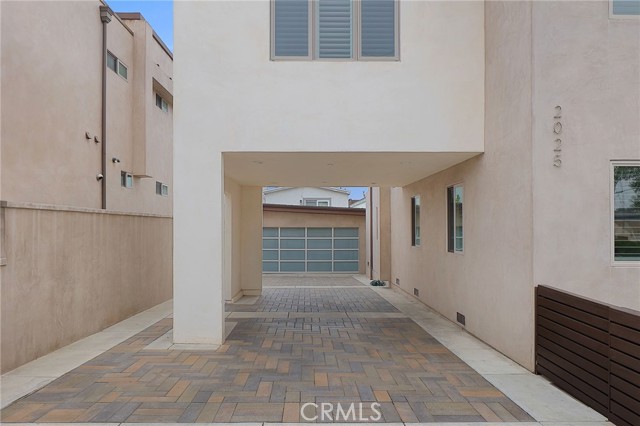 2025 Prospect Avenue, Hermosa Beach CA: https://media.crmls.org/medias/f5c1b01e-18b2-40d2-a544-221d51479258.jpg