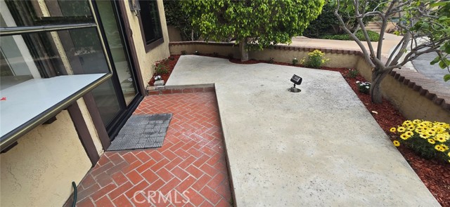 1364 Park Plaza Drive, Long Beach CA: https://media.crmls.org/medias/f5c1da6b-d3ba-41ee-ac79-202156bb1f2e.jpg