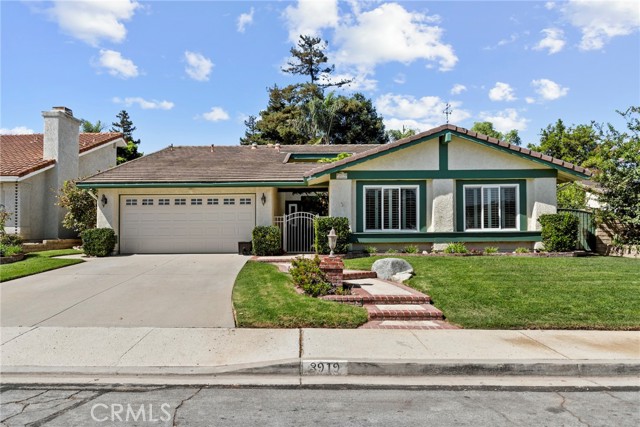 3919 Southhampton Road, Moorpark CA: https://media.crmls.org/medias/f5c1fa9d-d04b-452c-84b2-74988773b52d.jpg