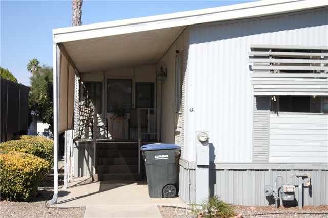 Detail Gallery Image 2 of 21 For 725 W Thornton Ave #122,  Hemet,  CA 92543 - 2 Beds | 2 Baths