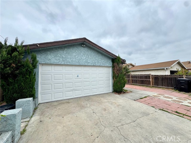 Detail Gallery Image 3 of 4 For 7039 Denver Ave, Los Angeles,  CA 90044 - 3 Beds | 2 Baths